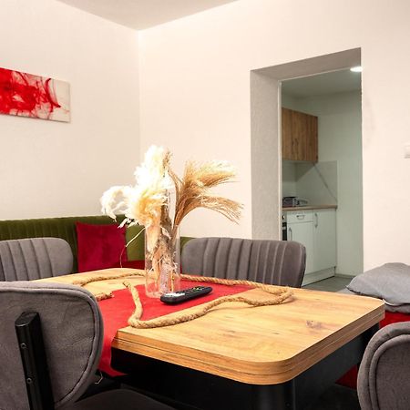 Serviceroom24 - Apartment 4 In Herten Wlan - Smart-Tv - 24-7 Check-In Und Kueche Esterno foto